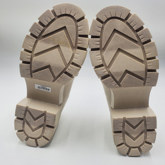 Torrid Chunky Loafer Bone Beige Chain Embellished Women's Size 7.5 - Picture 2 of 10